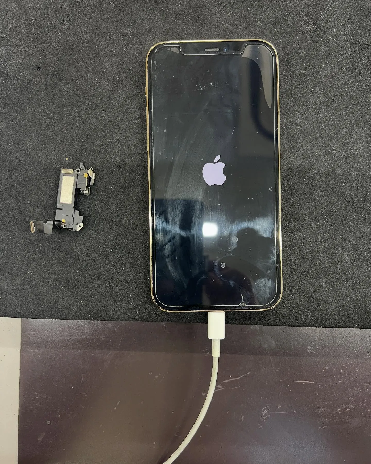 iPhone 12proのイヤースピーカー修理