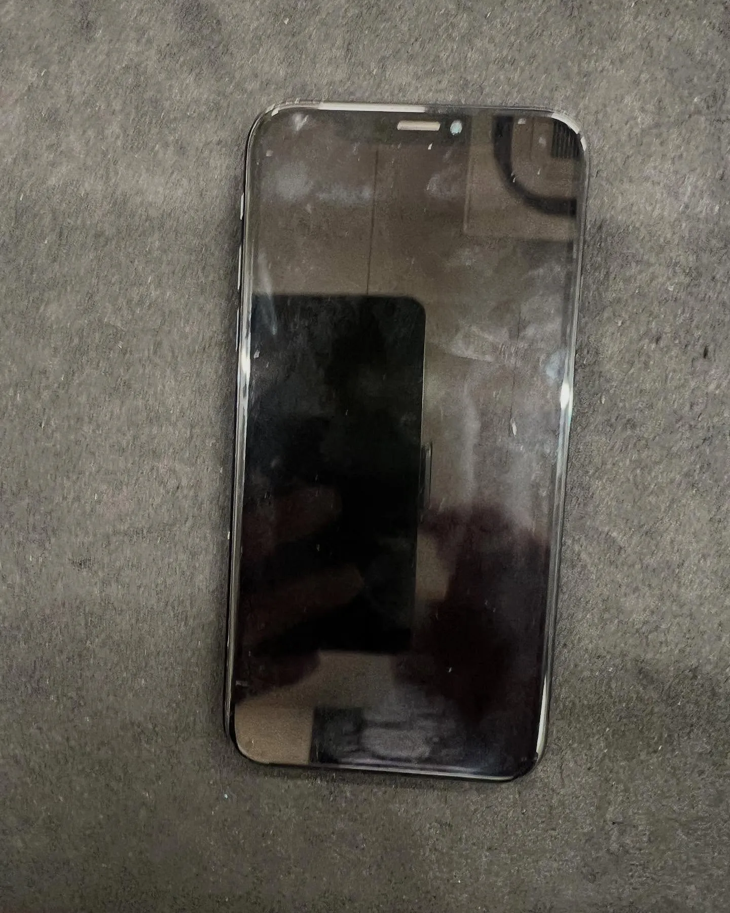 iPhoneXの充電コネクター修理