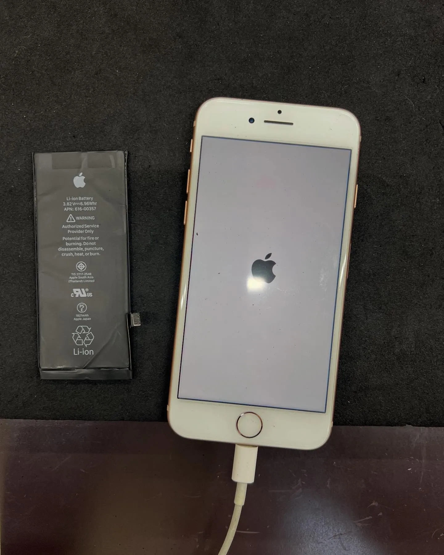 iPhone8のバッテリー交換