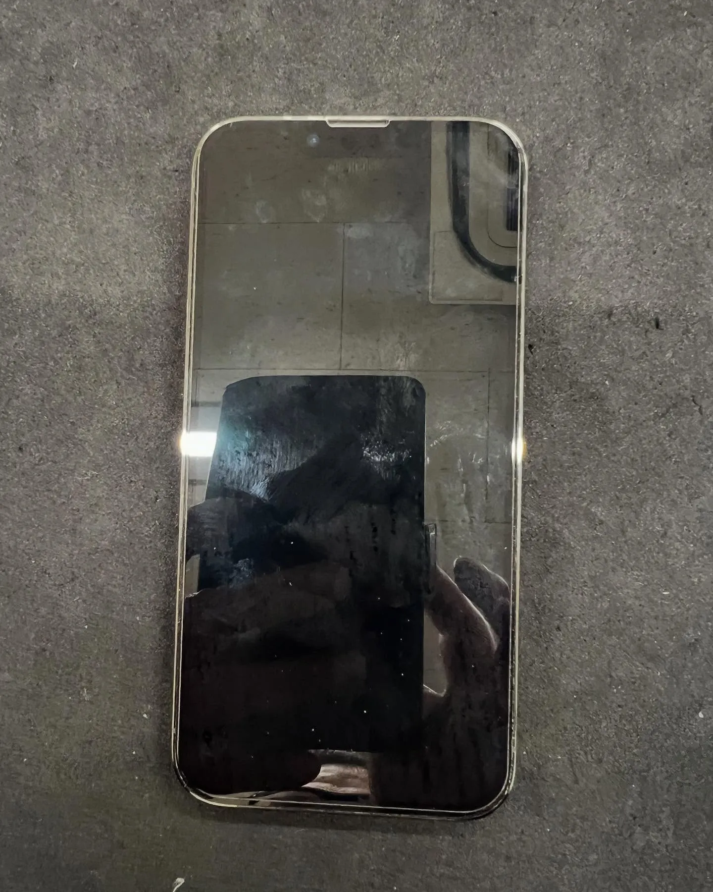 iPhone13pro のバッテリー交換