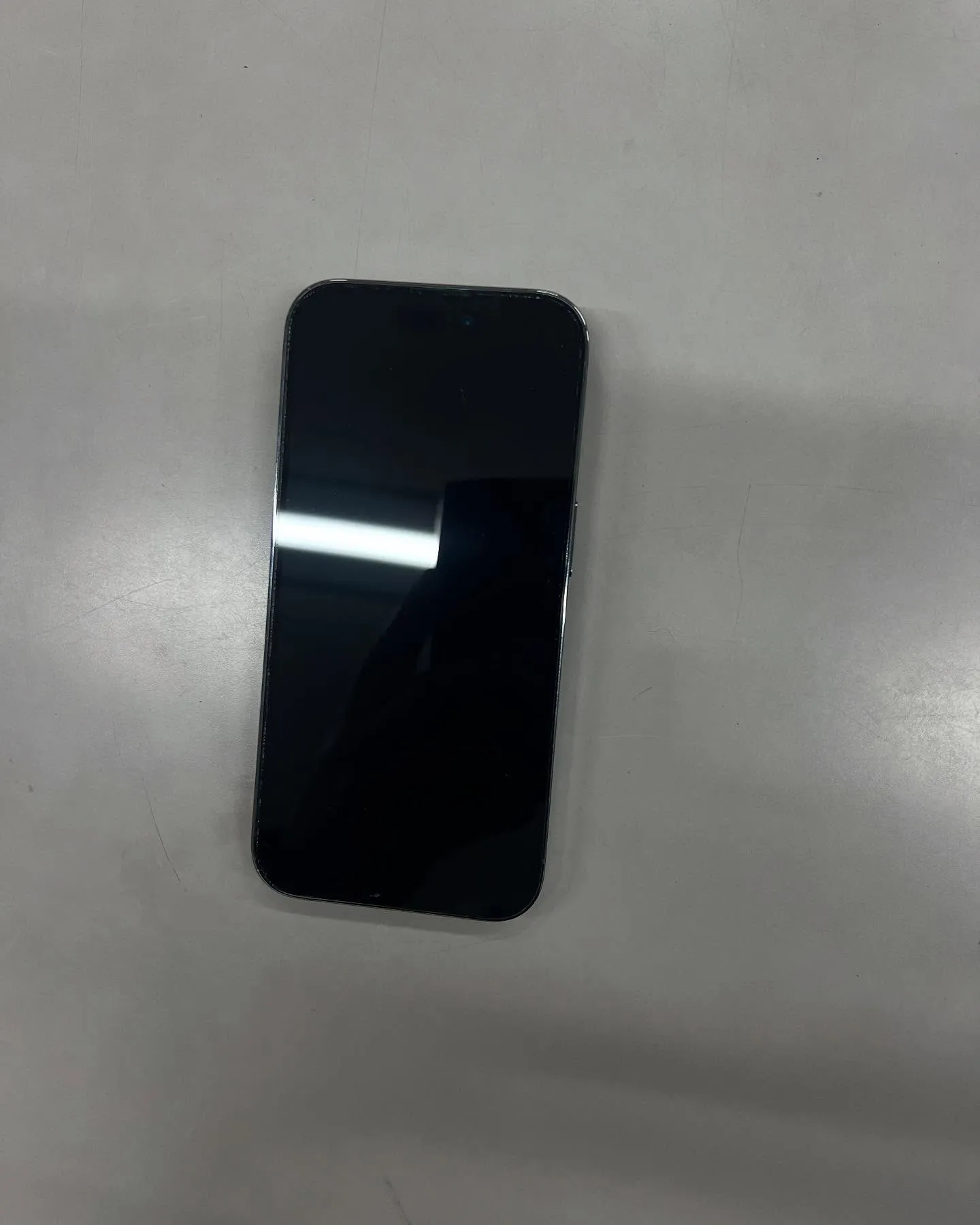 iPhone13pro のドックコネクター修理