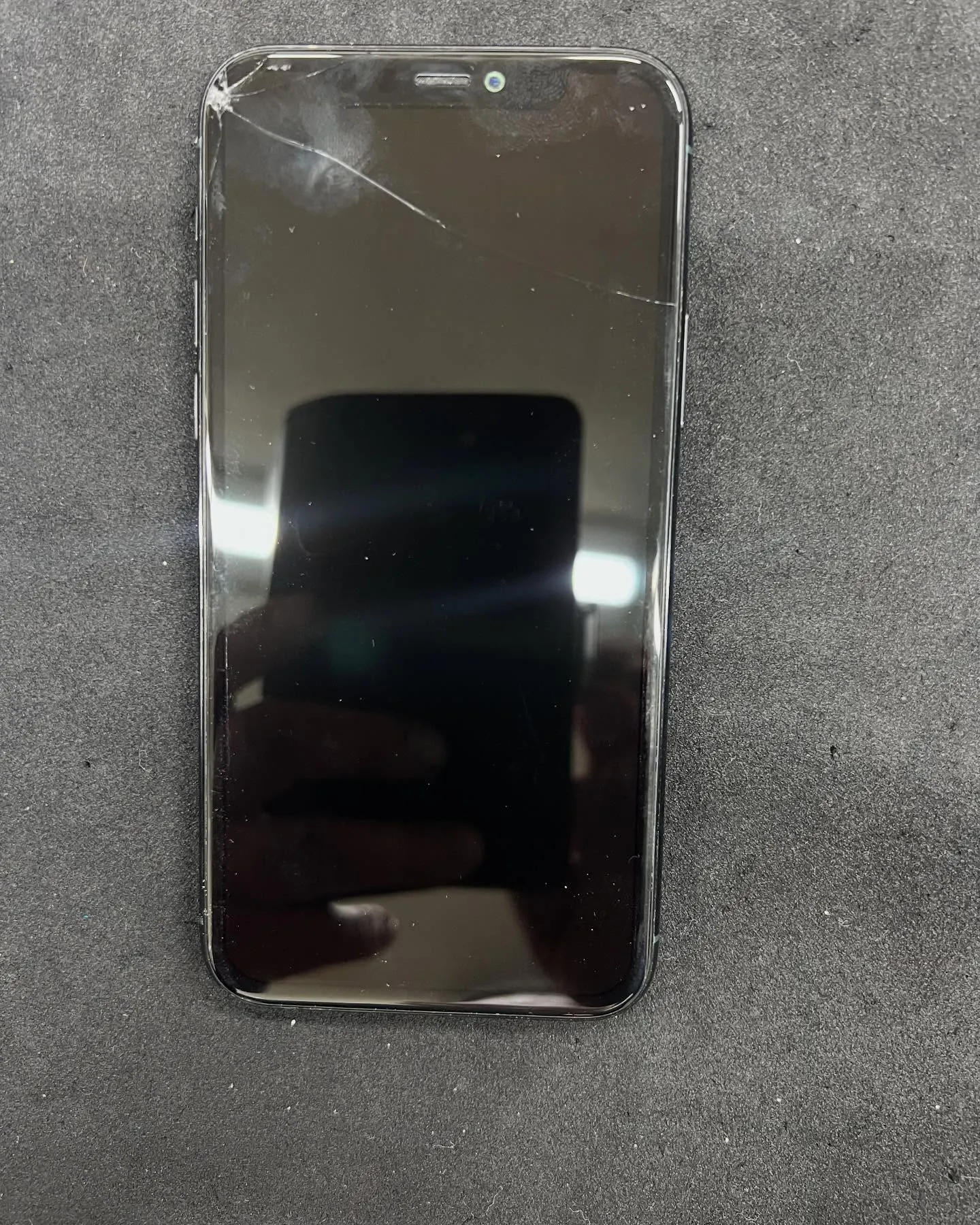 iPhone 11proの画面修理