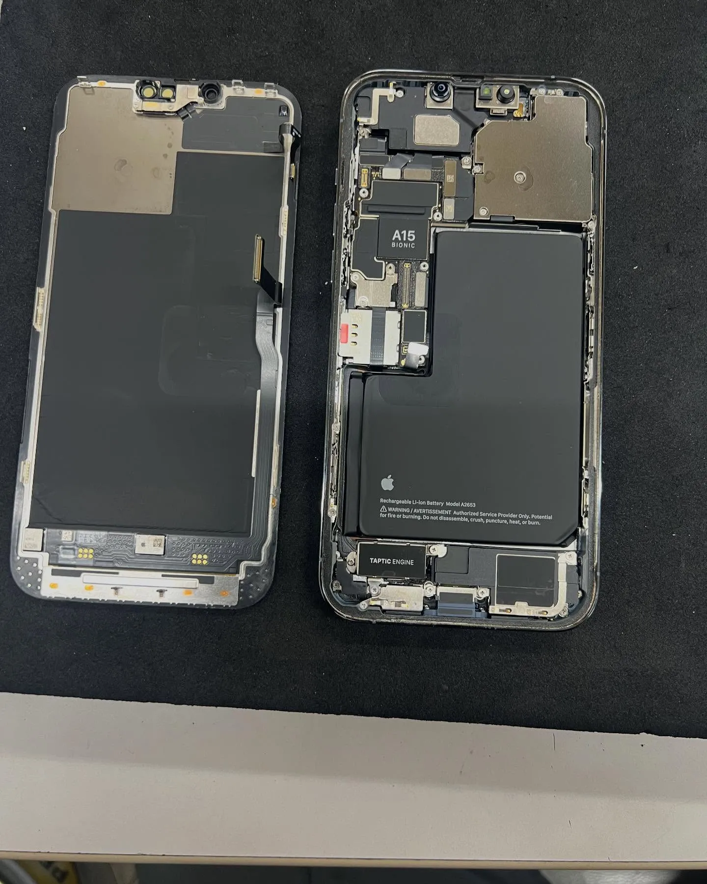 iPhone13pro maxの画面修理とイヤースピーカー修...