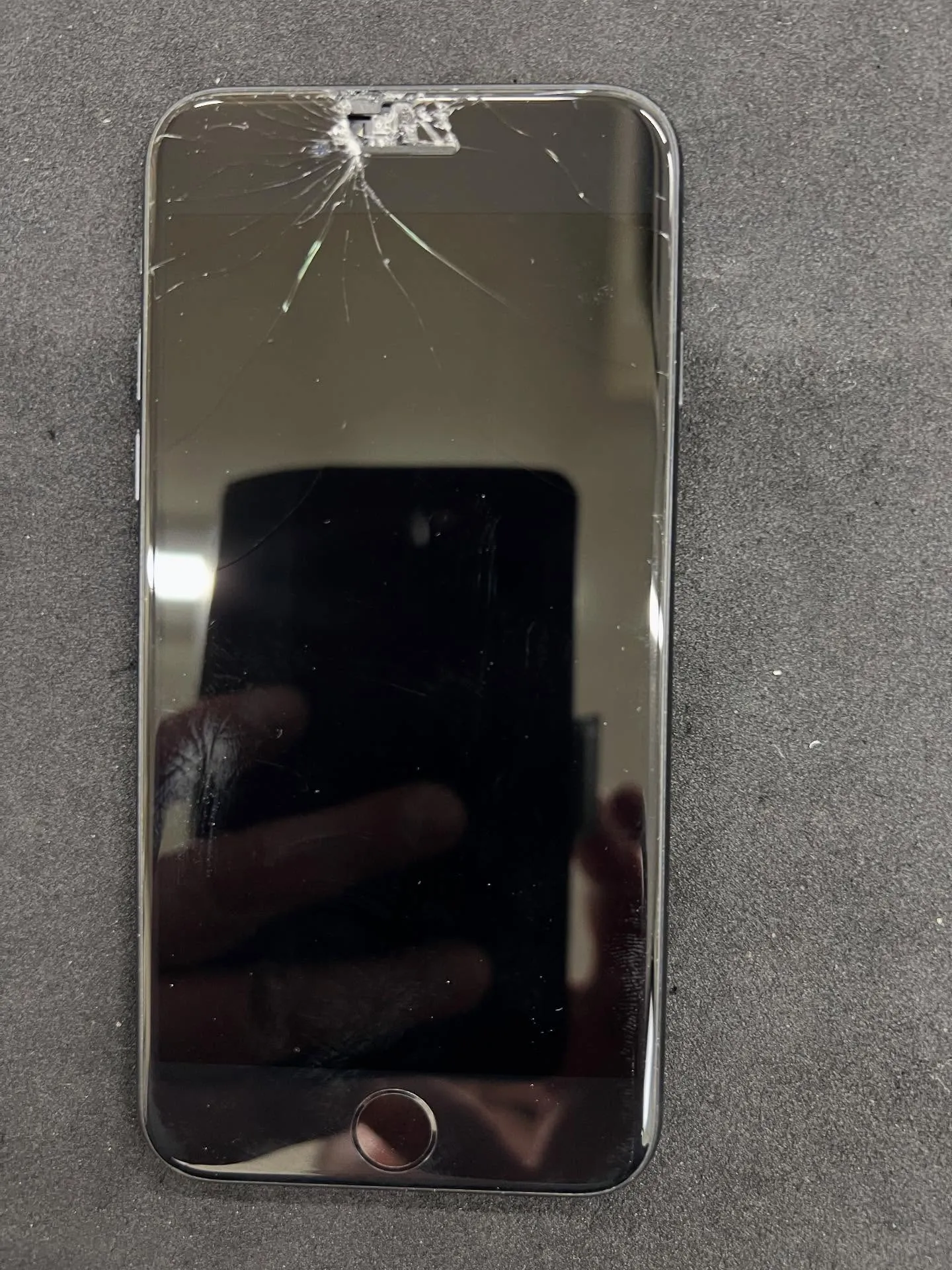 iPhone SE2の画面修理