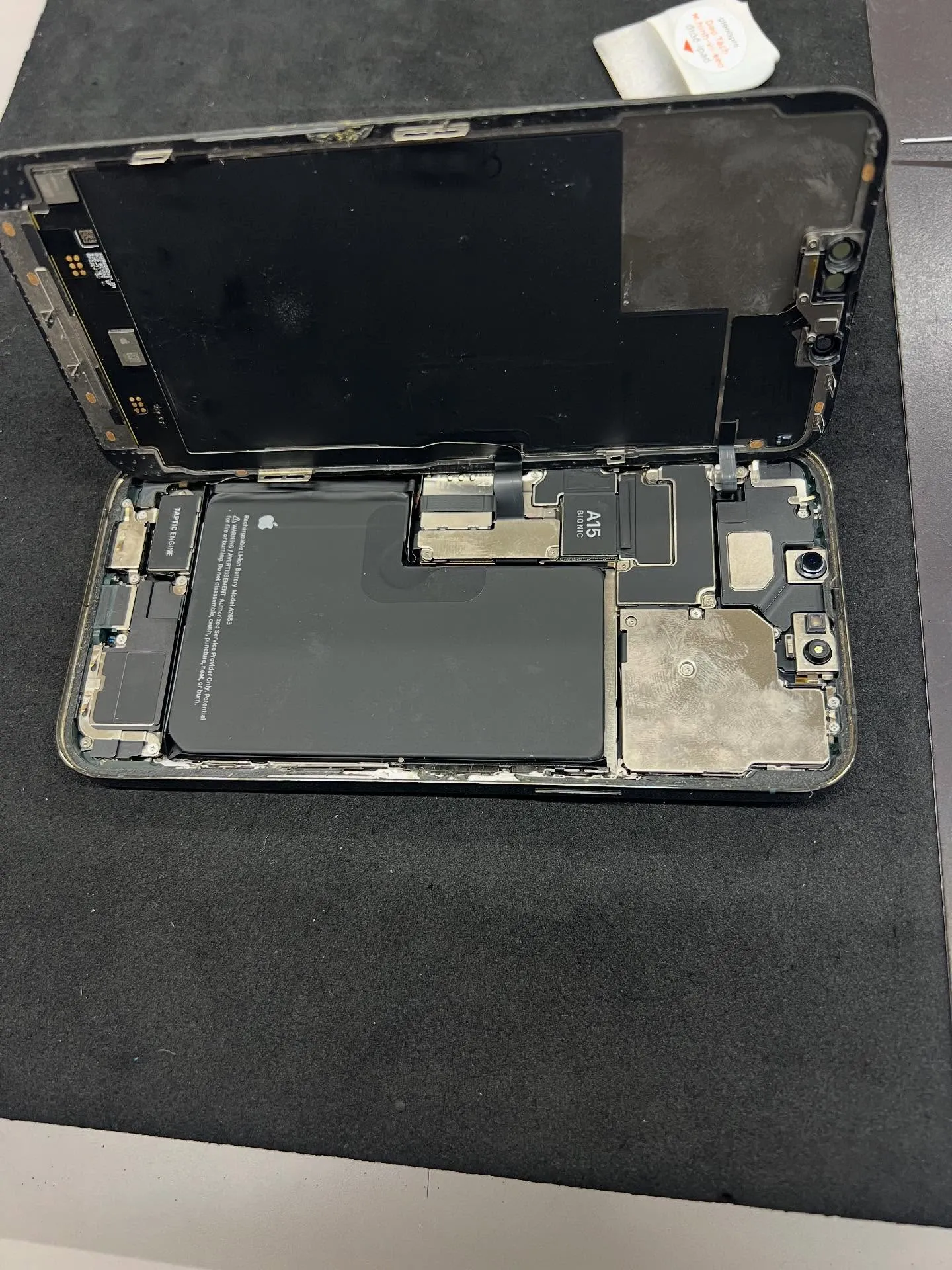 iPhone13pro maxの画面修理