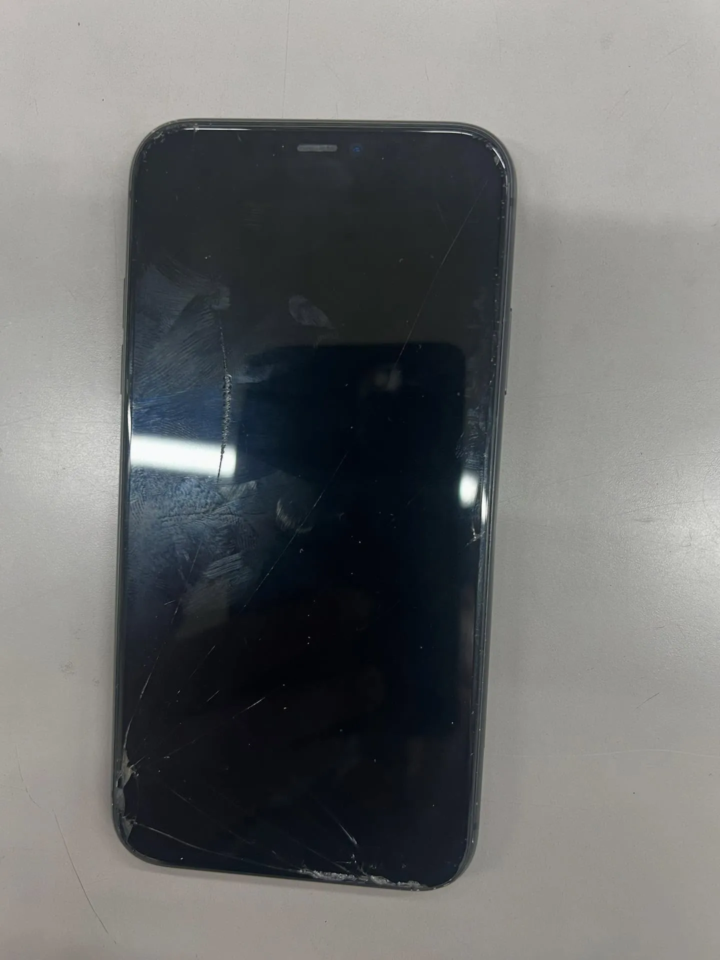 iPhone11の画面修理