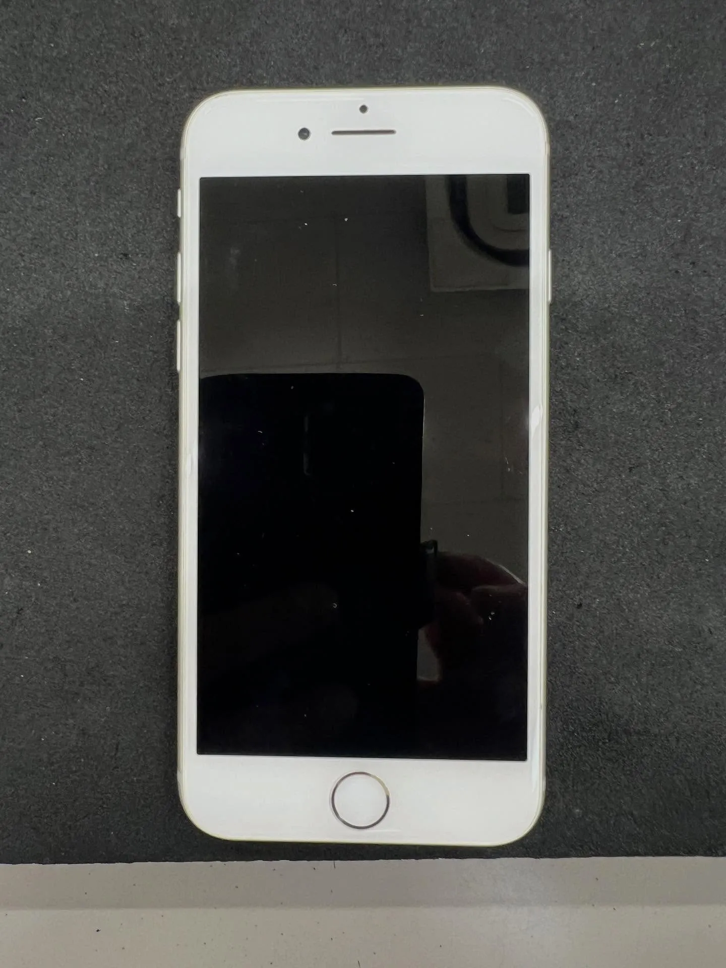 iPhone8のバッテリー交換