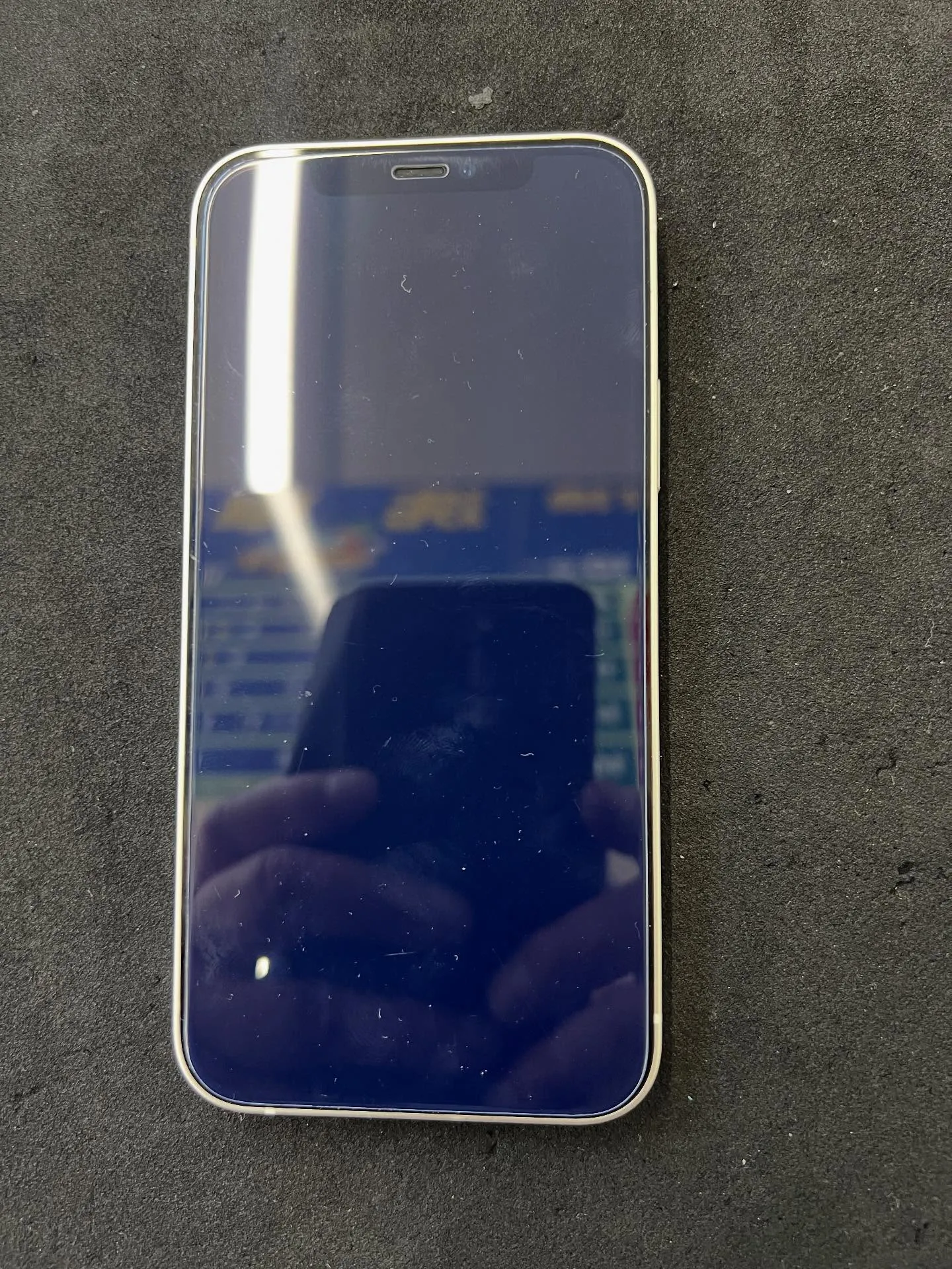 iPhone12の画面修理