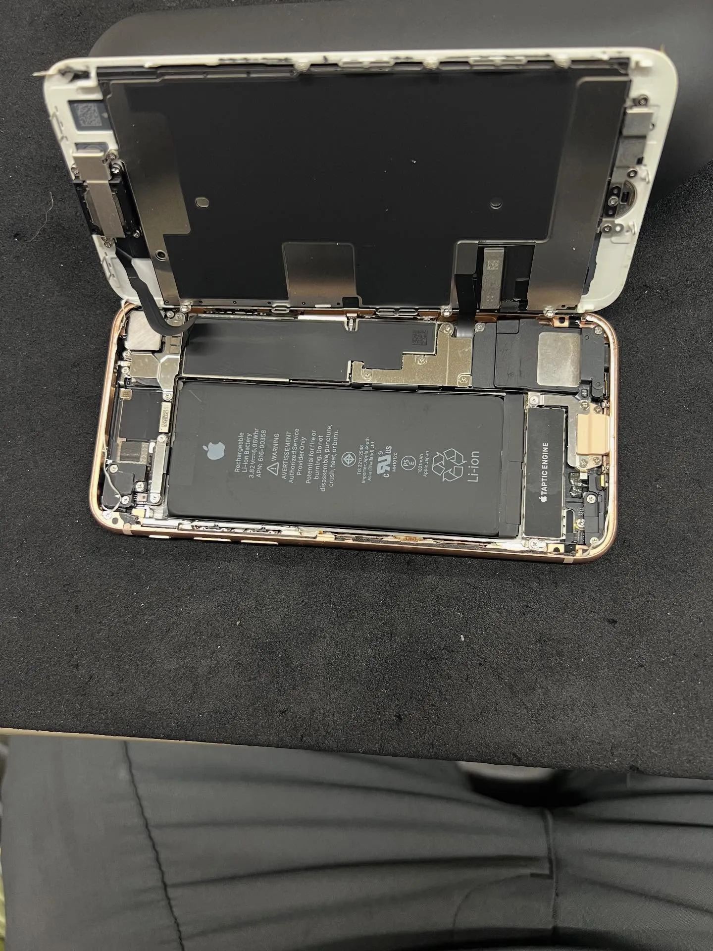 iPhone8のバッテリー交換