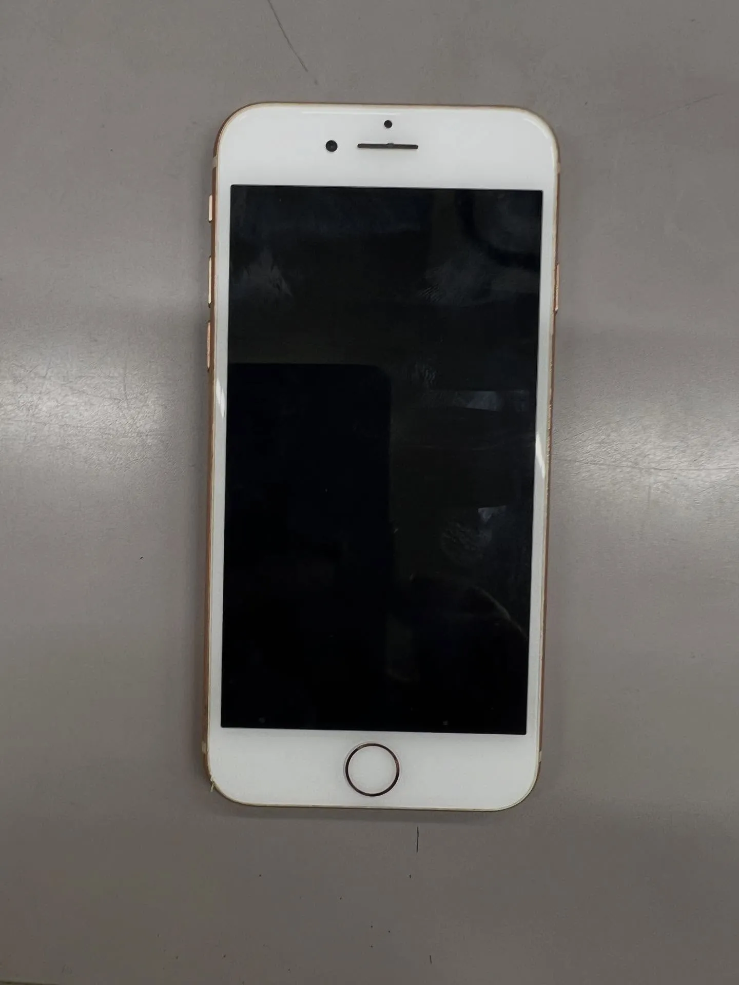 iPhone8のバッテリー交換