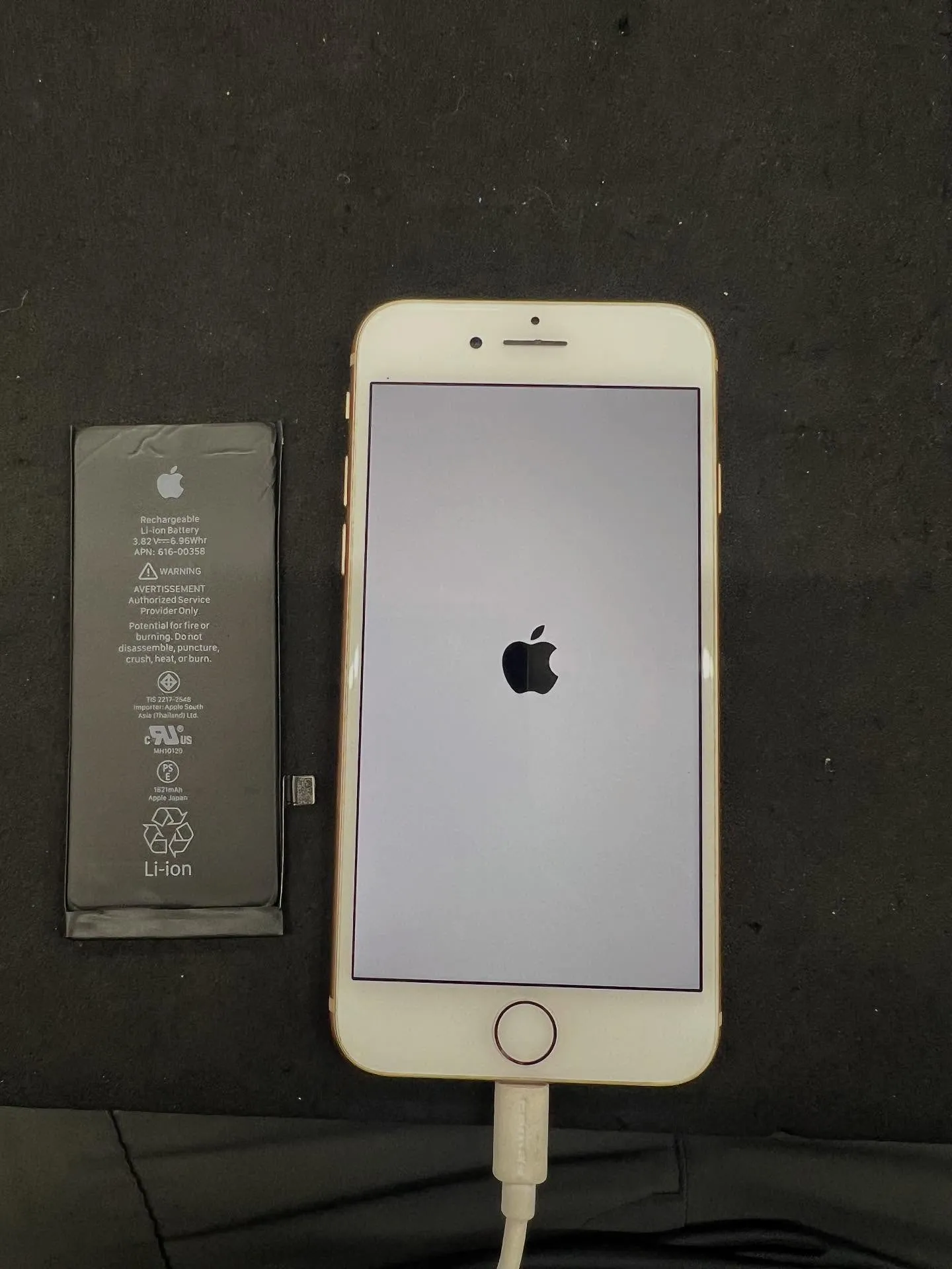 iPhone8のバッテリー交換