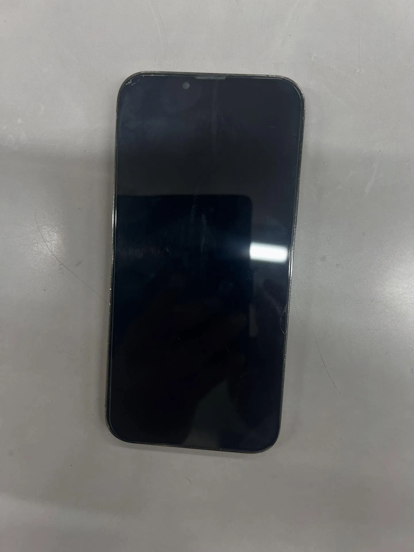 iPhone13pro maxの画面修理