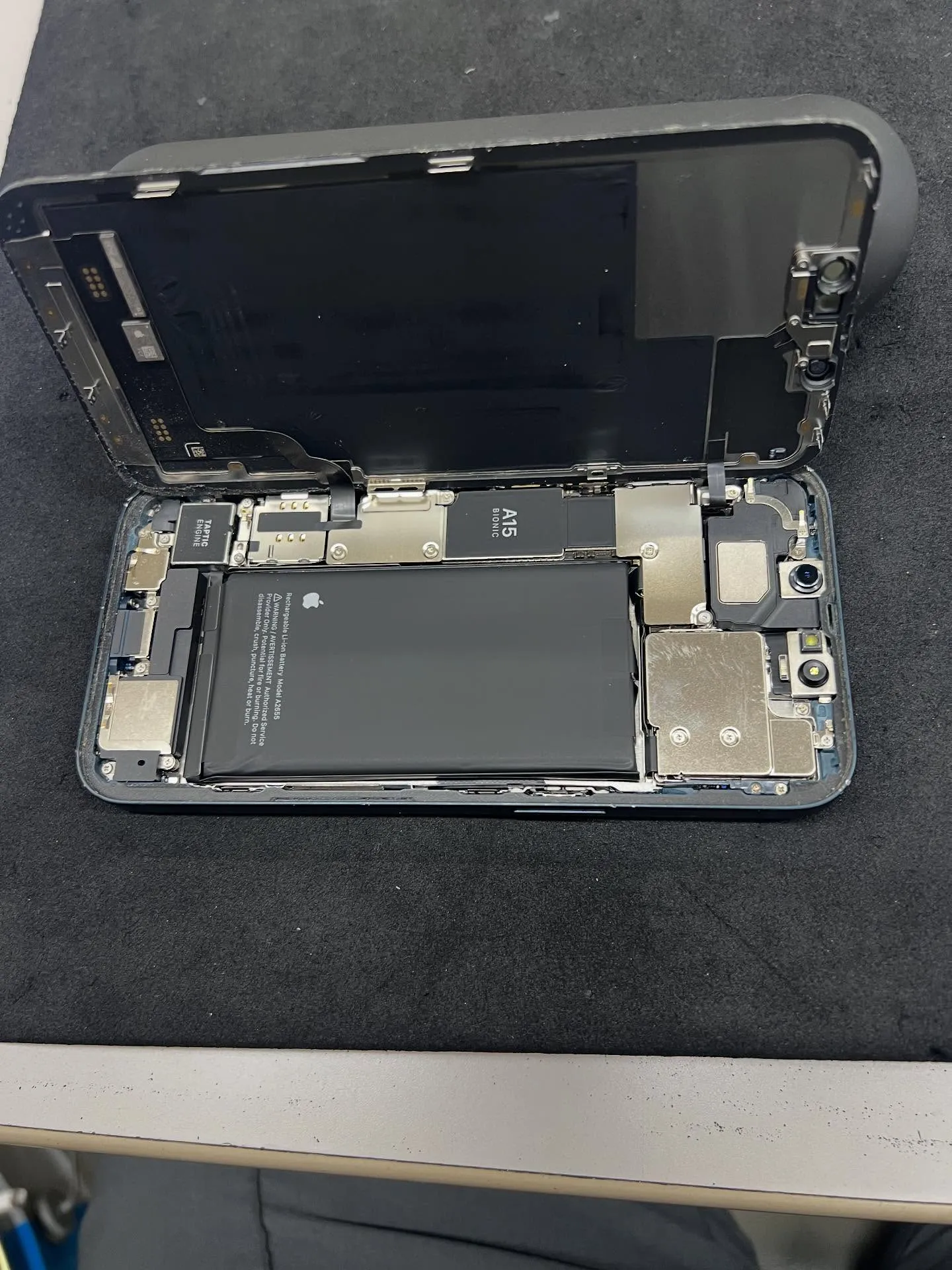 iPhone13の画面修理