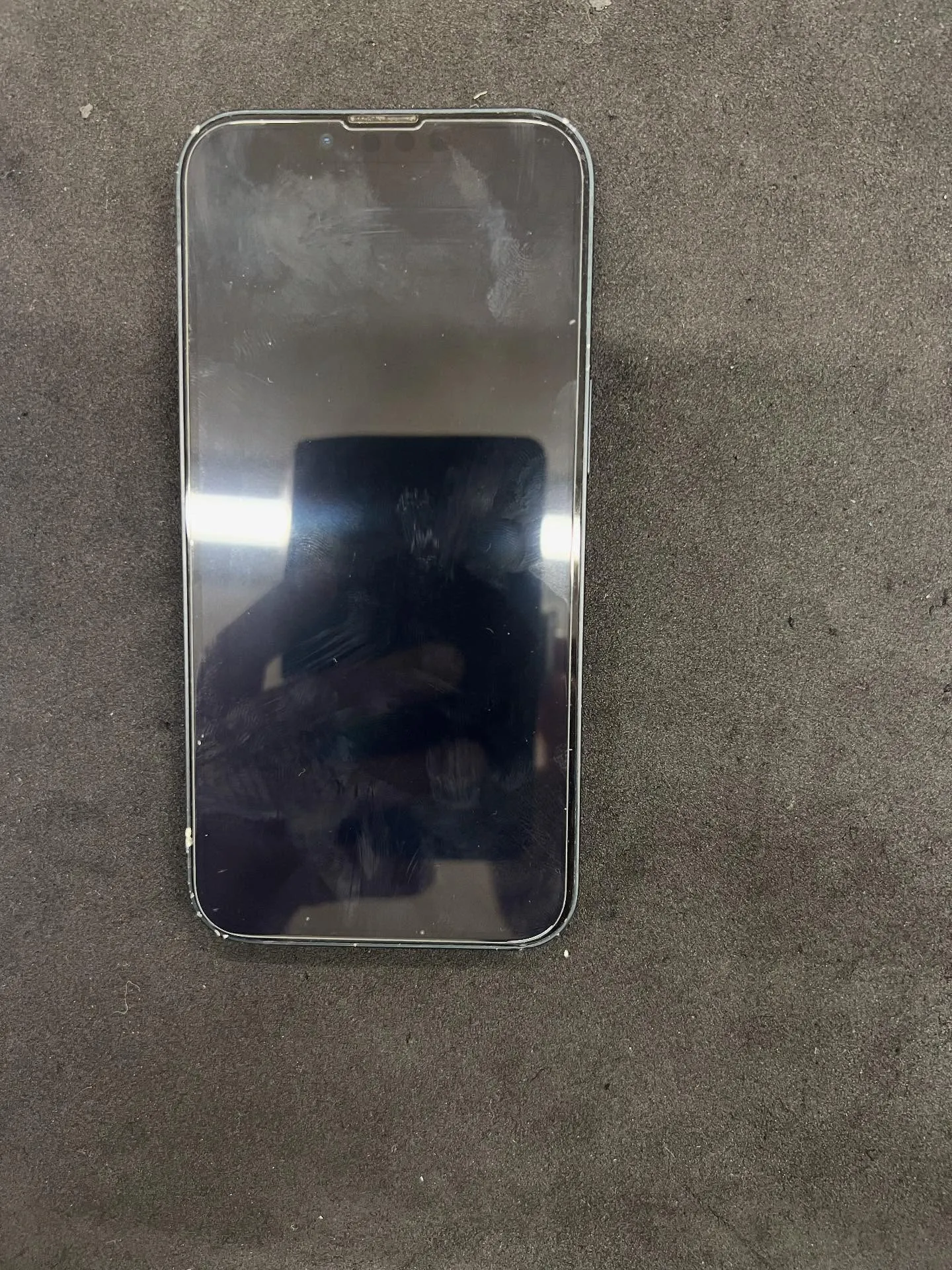 iPhone13の画面修理