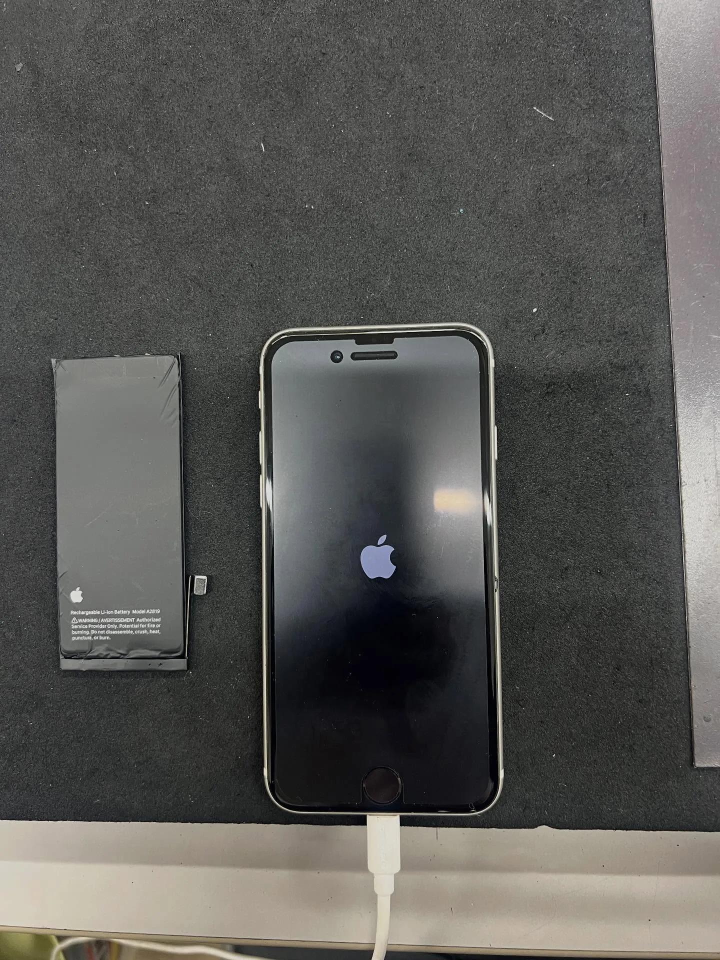 iPhone SE3のバッテリー交換