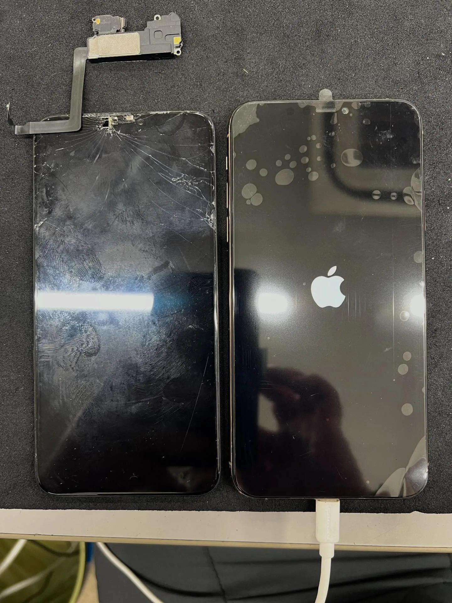 iPhone 11promaxの画面修理とイヤースピーカー修...