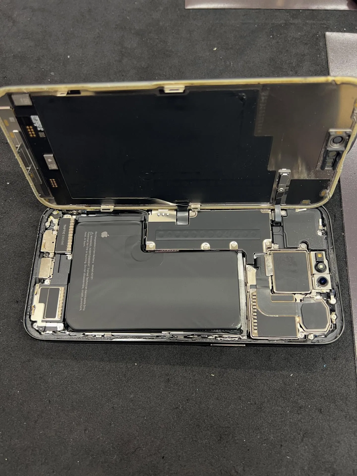 iPhone 15promaxのバッテリー交換