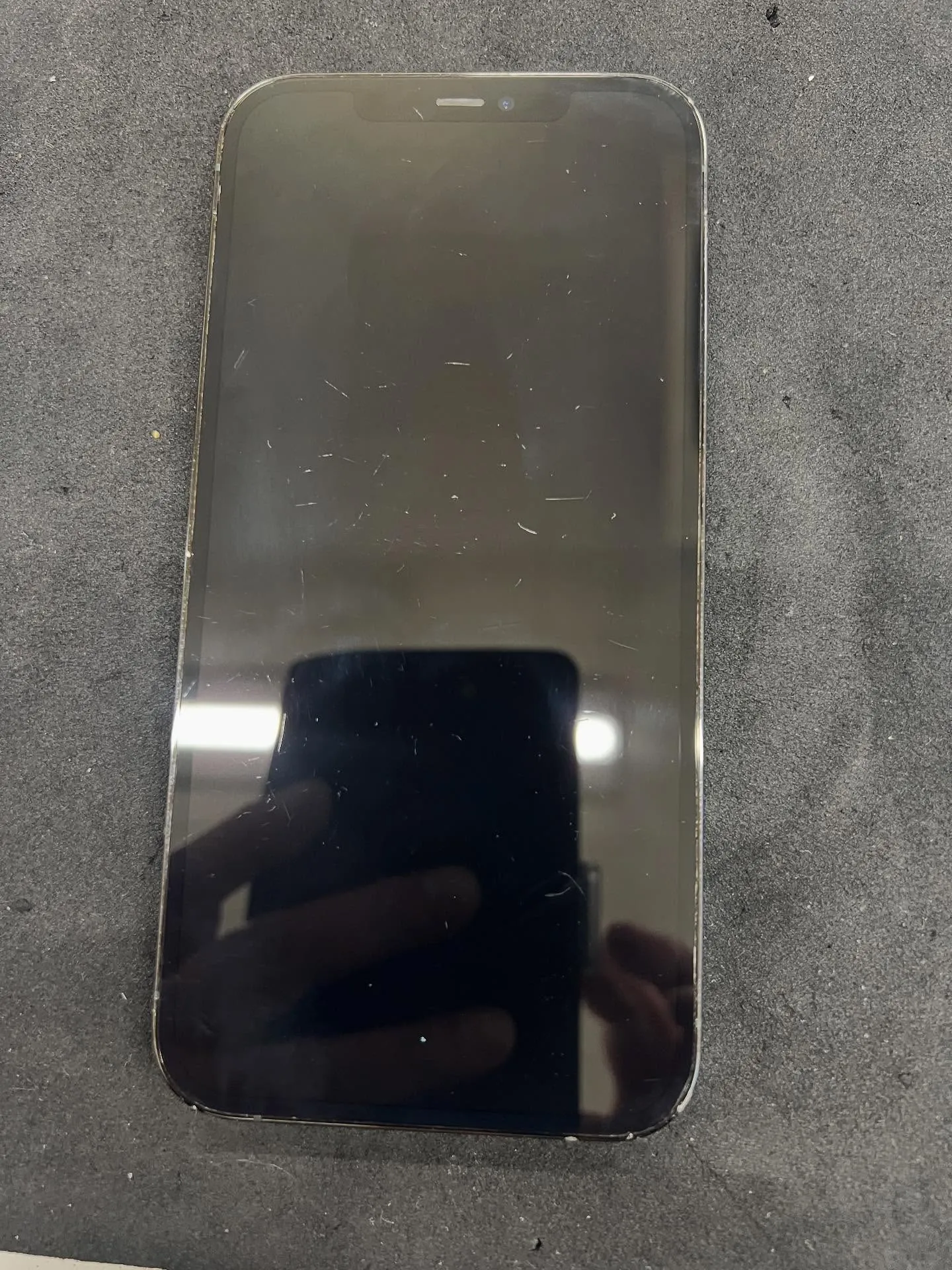 iPhone 12promaxのイヤースピーカー修理