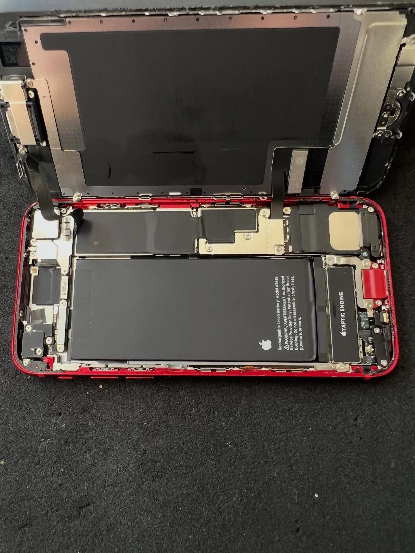 iPhoneSE3の画面修理とホームボタン修理
