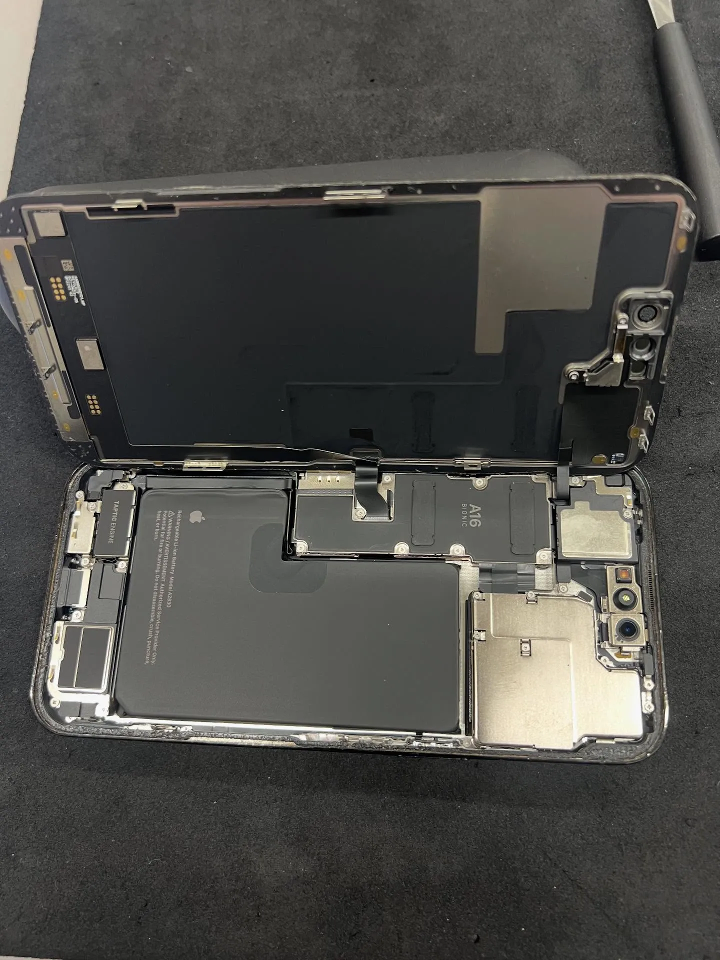 iPhone14promaxのバッテリー交換