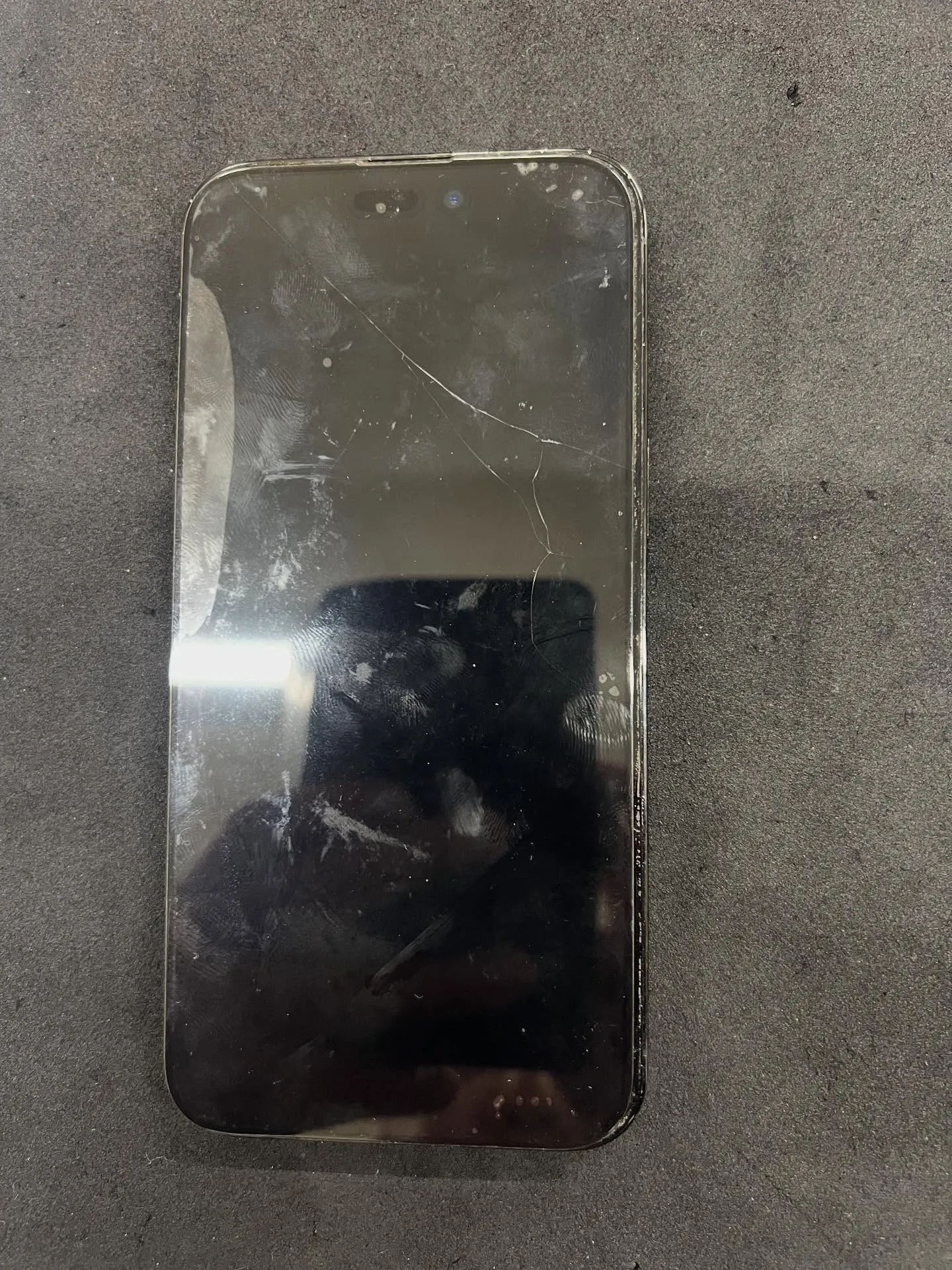 iPhone14promaxのバッテリー交換
