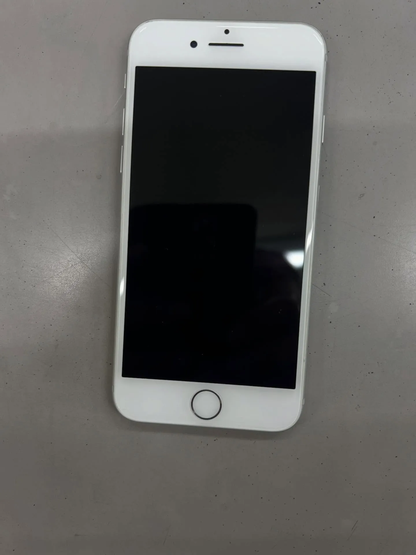 iPhone8の画面修理