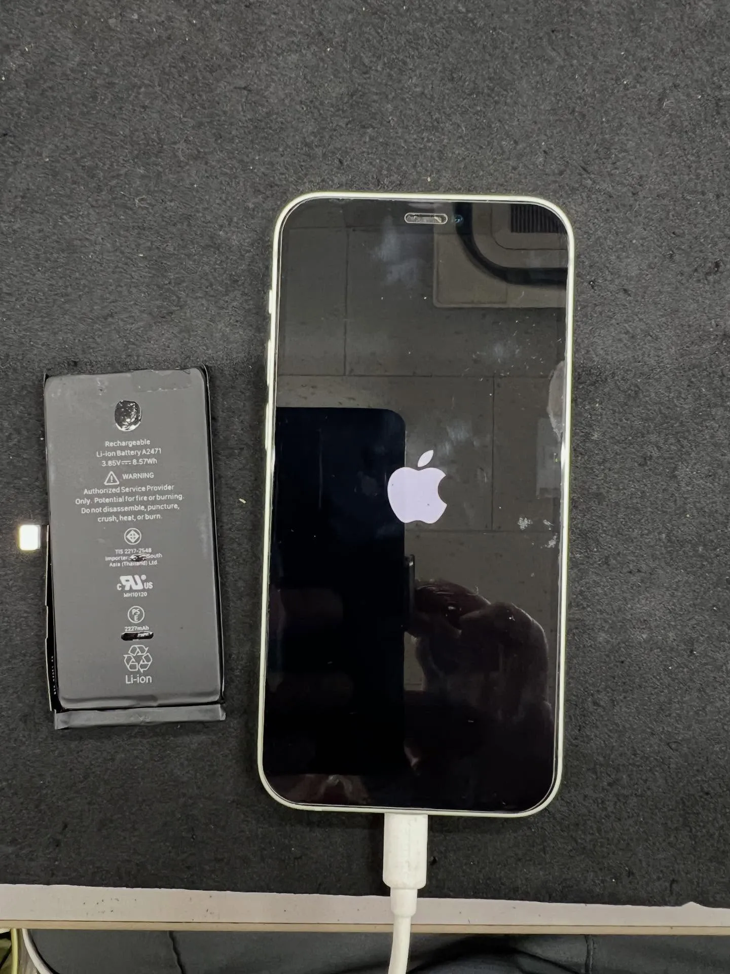 iPhone12のバッテリー交換