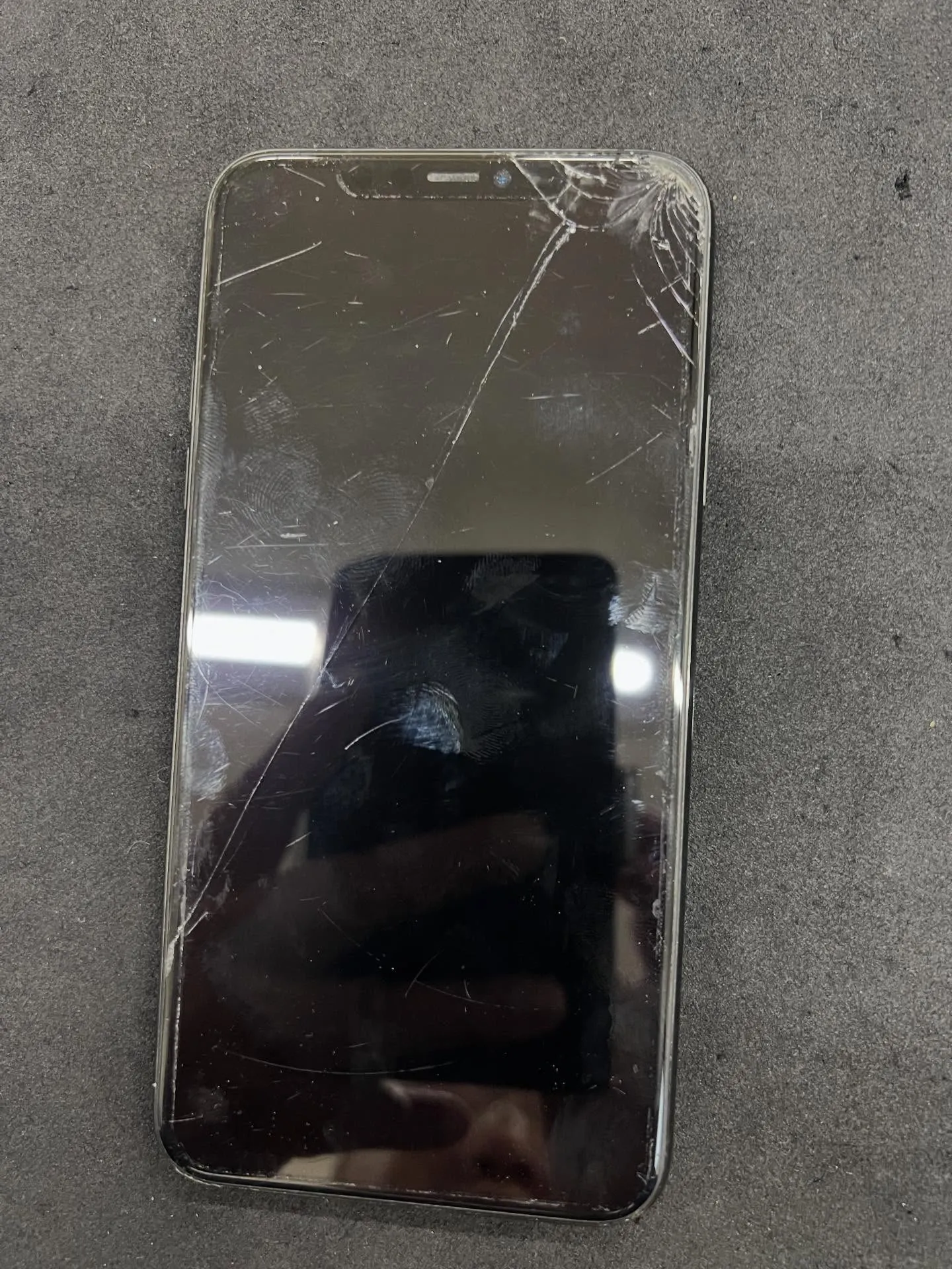 iPhone11proの画面修理