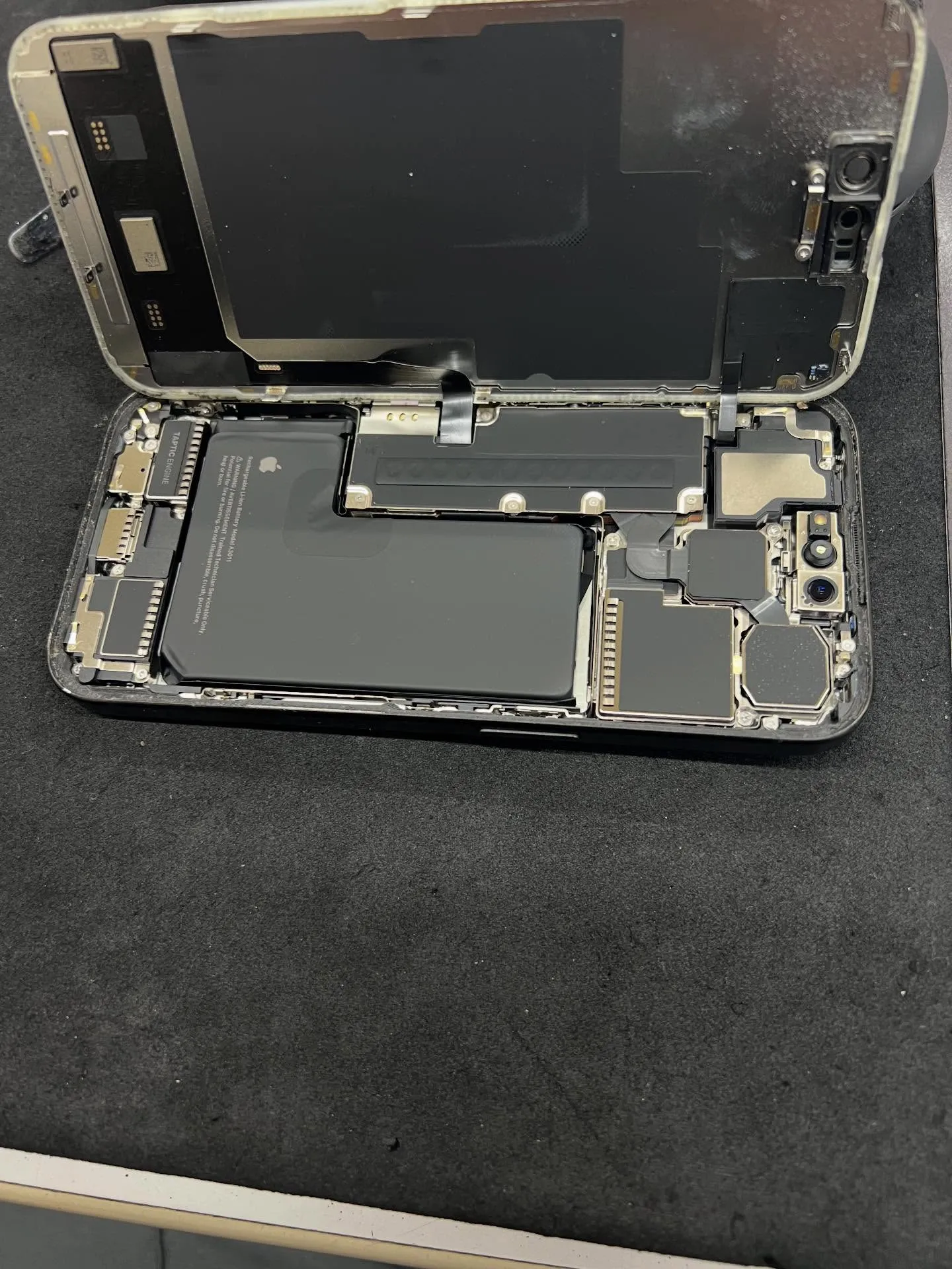 iPhone15の画面修理