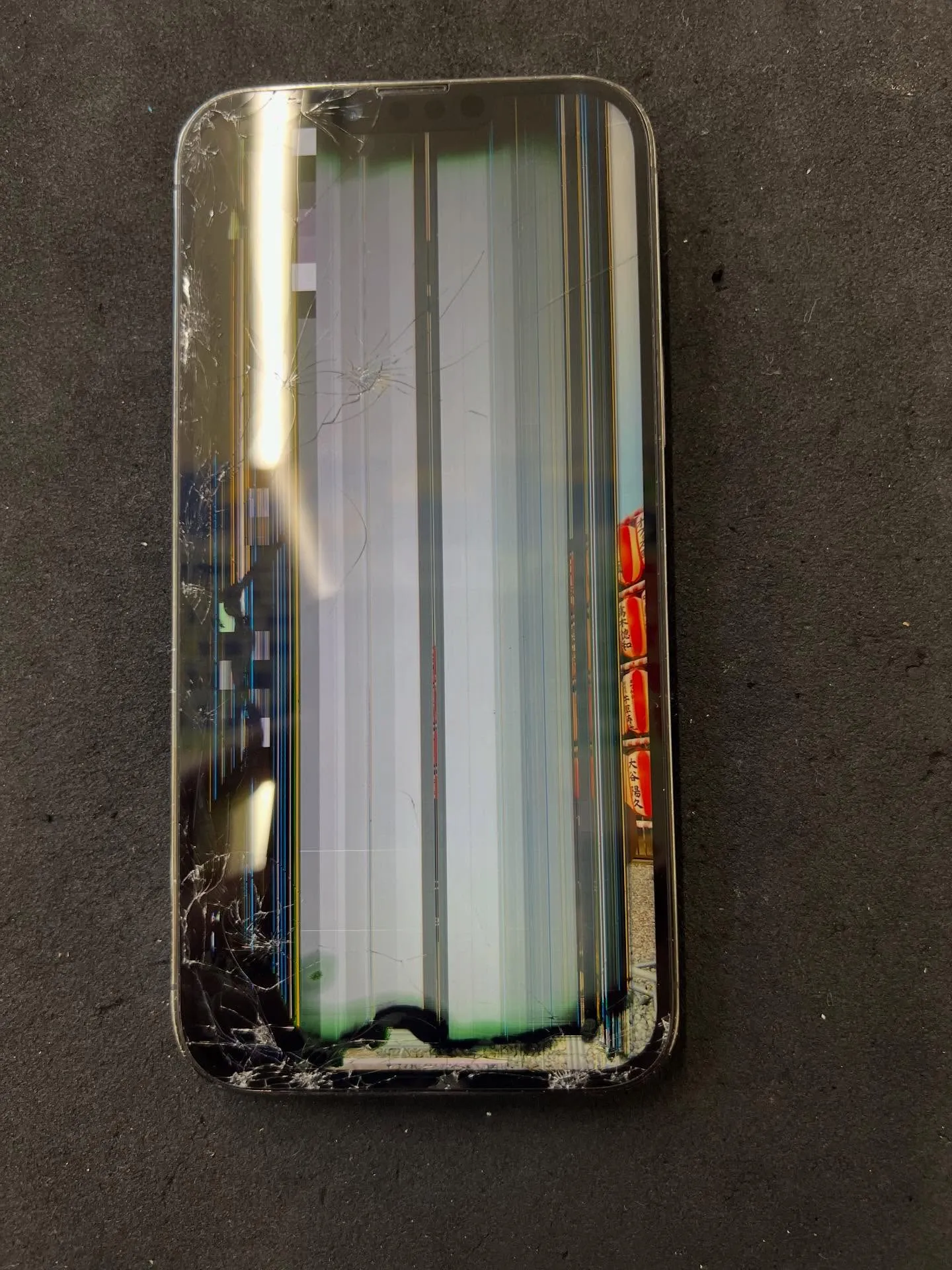 iPhone13proの画面修理