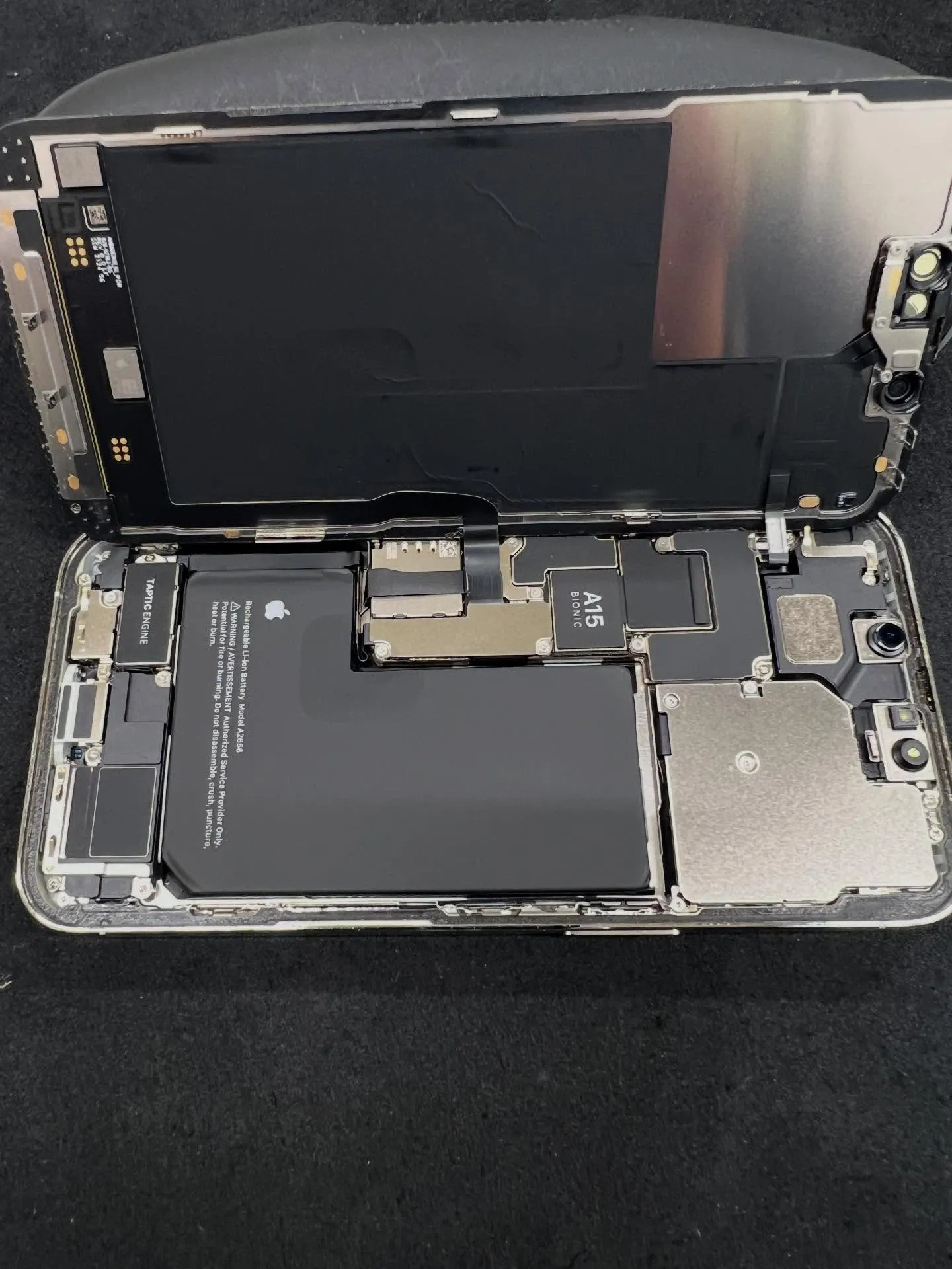 iPhone13pro maxの画面修理
