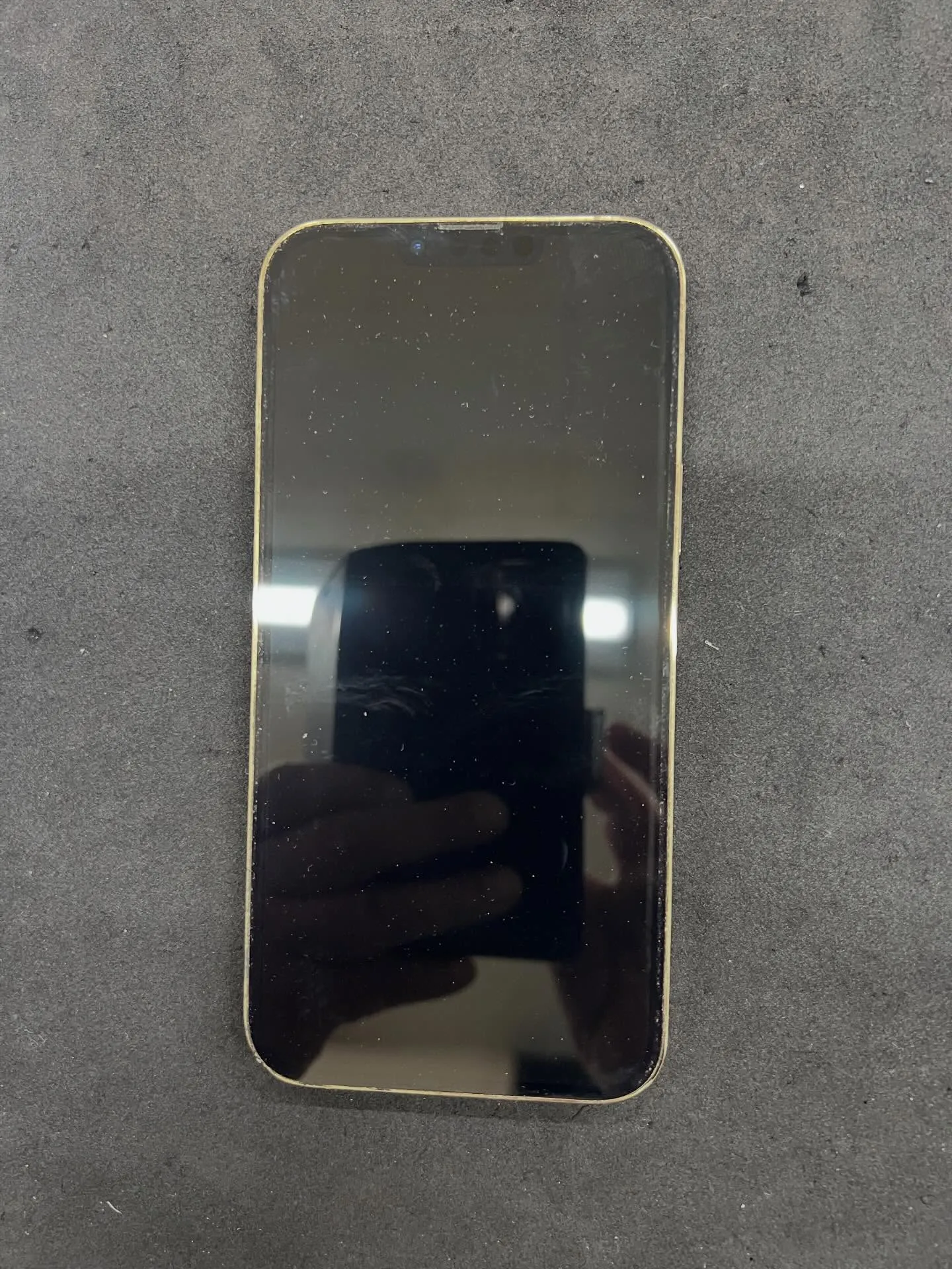 iPhone13pro maxの画面修理