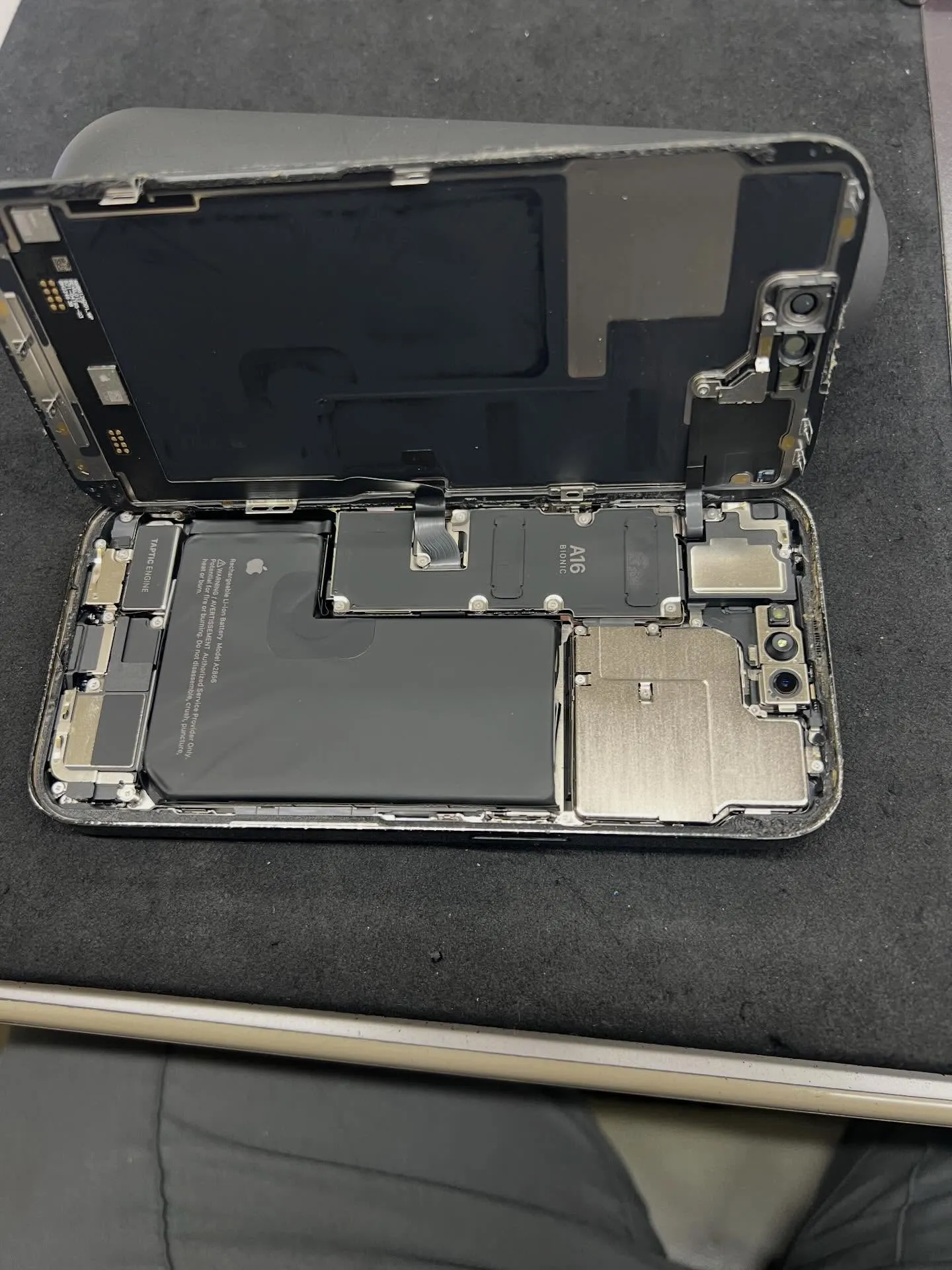 iPhone 14proのバッテリー交換