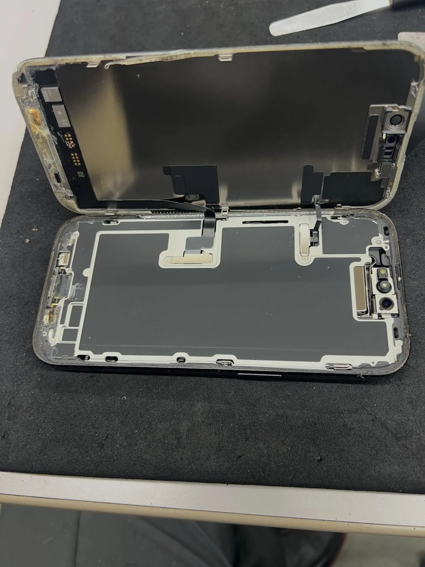 iPhone15の画面修理