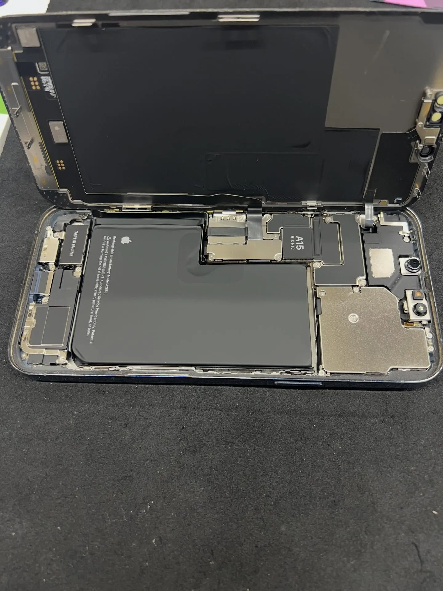 iPhone13pro maxの画面修理