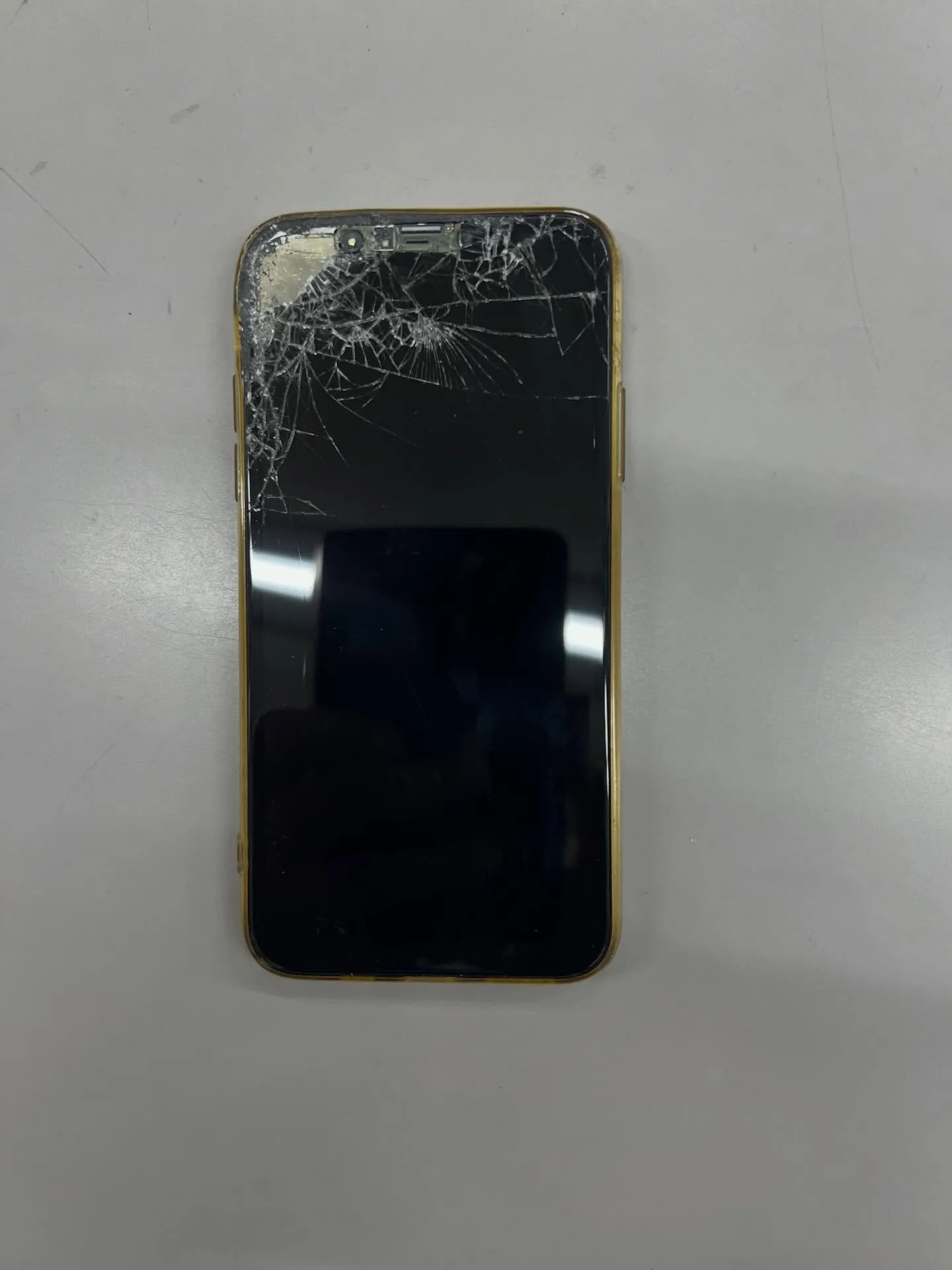 iPhoneXの画面修理