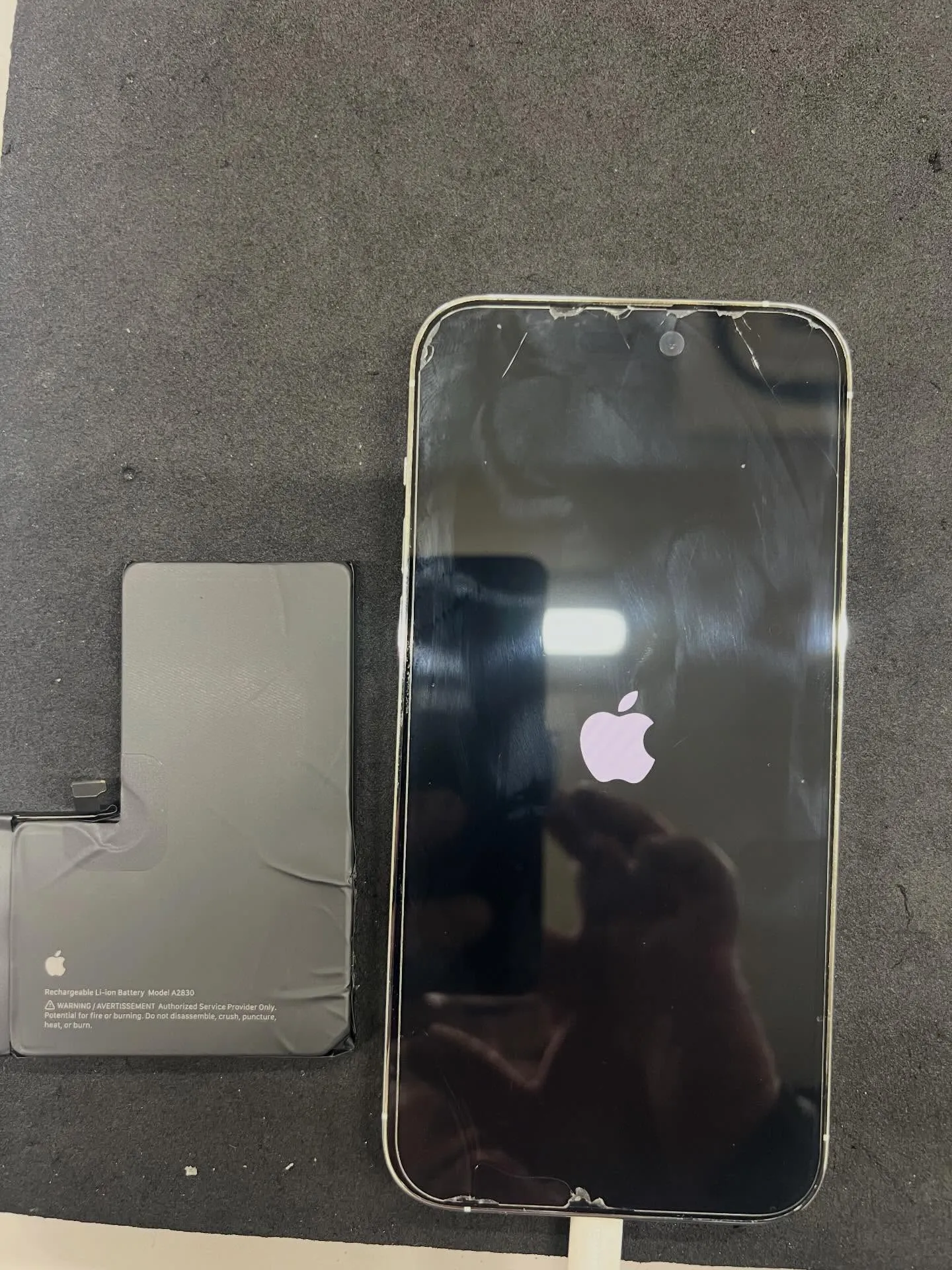 iPhone 14promaxのバッテリー交換