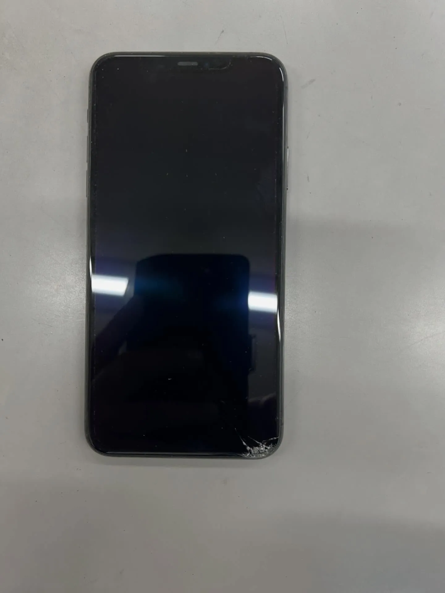 iPhone 11proの画面修理