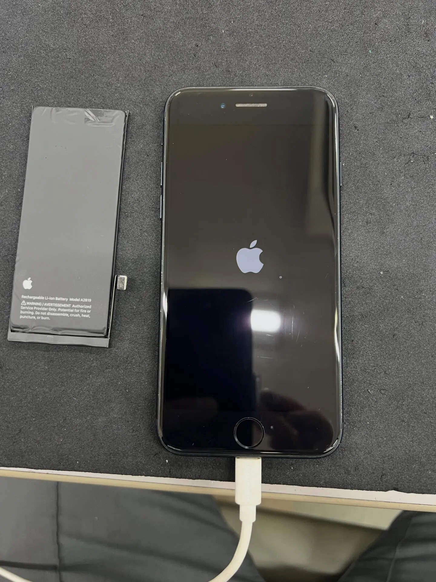 iPhone SE3のバッテリー交換