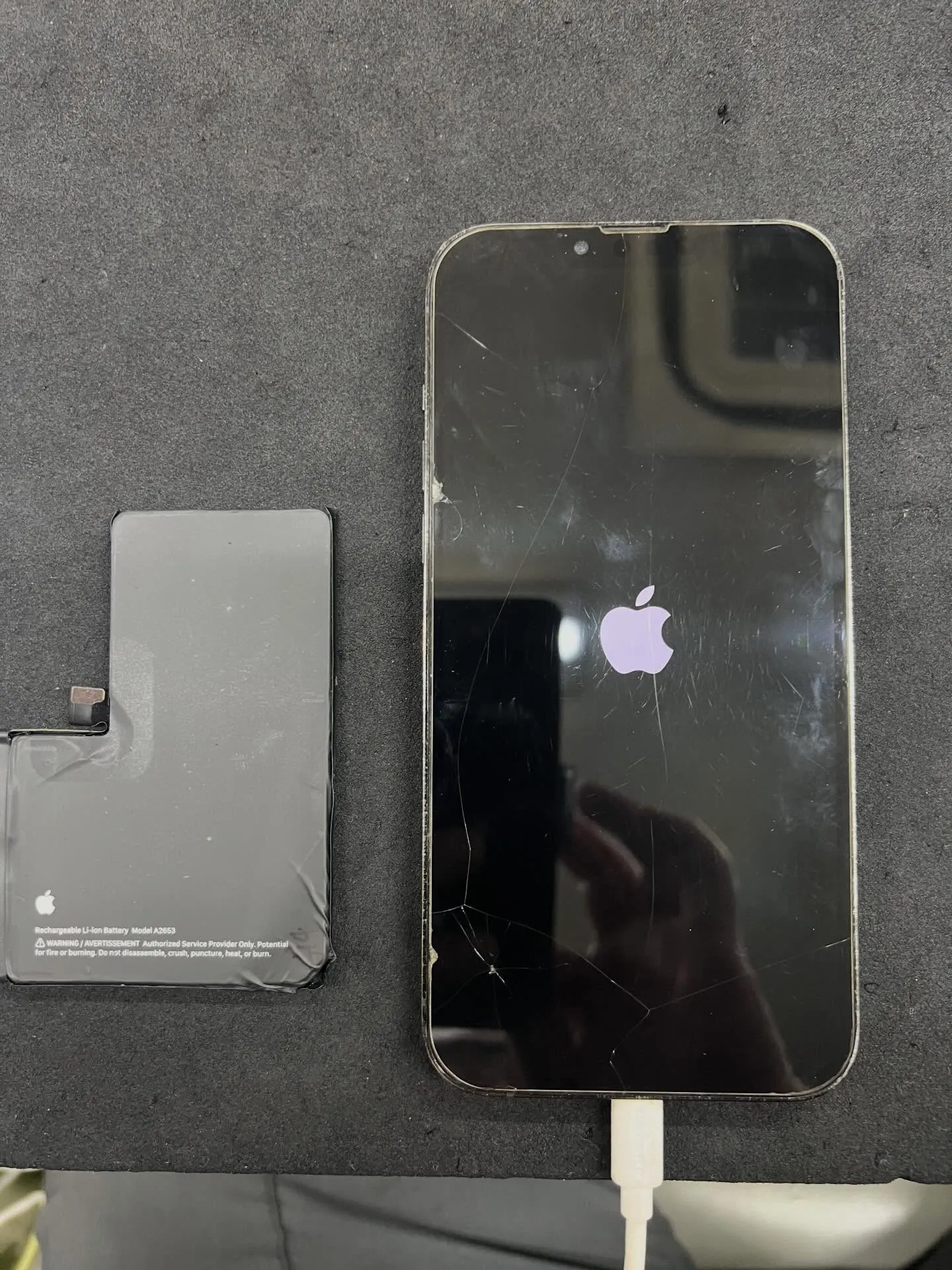 iPhone 14proのバッテリー交換のご依頼をいただきま...