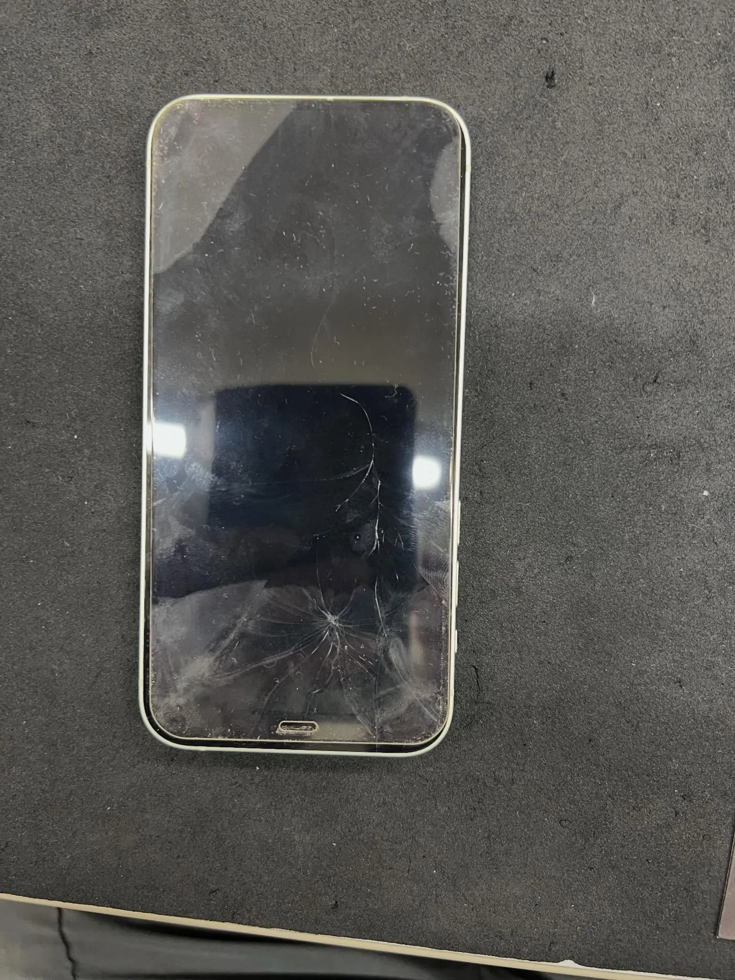 iPhone13のバッテリー交換